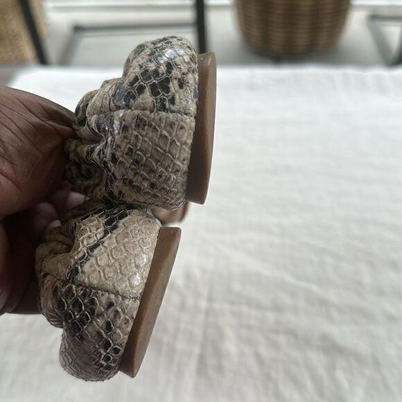 Tory Burch Reva Snake-Print Ballerina Flat,  Roccia 6.5 - Picture 7 of 9